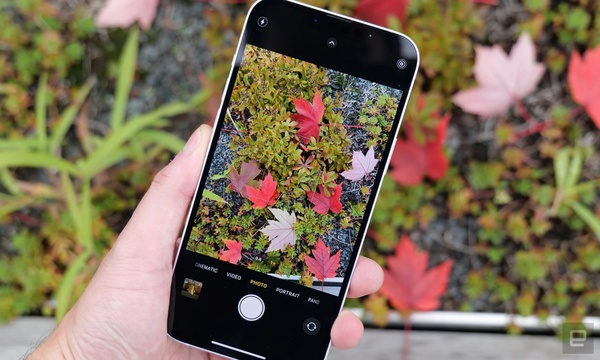Cụm camera iPhone 14 Plus 256GB mang lại những bức hình sắc nét cho người dùng
